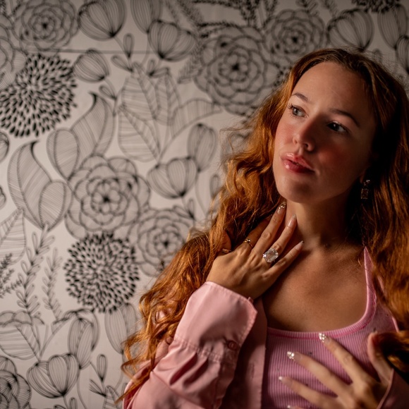 Meet your Posher, Katt - Picture 3 of 5